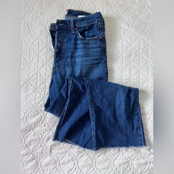 Women’s Levi’s Ribcage Denim - Picture 8 of 9